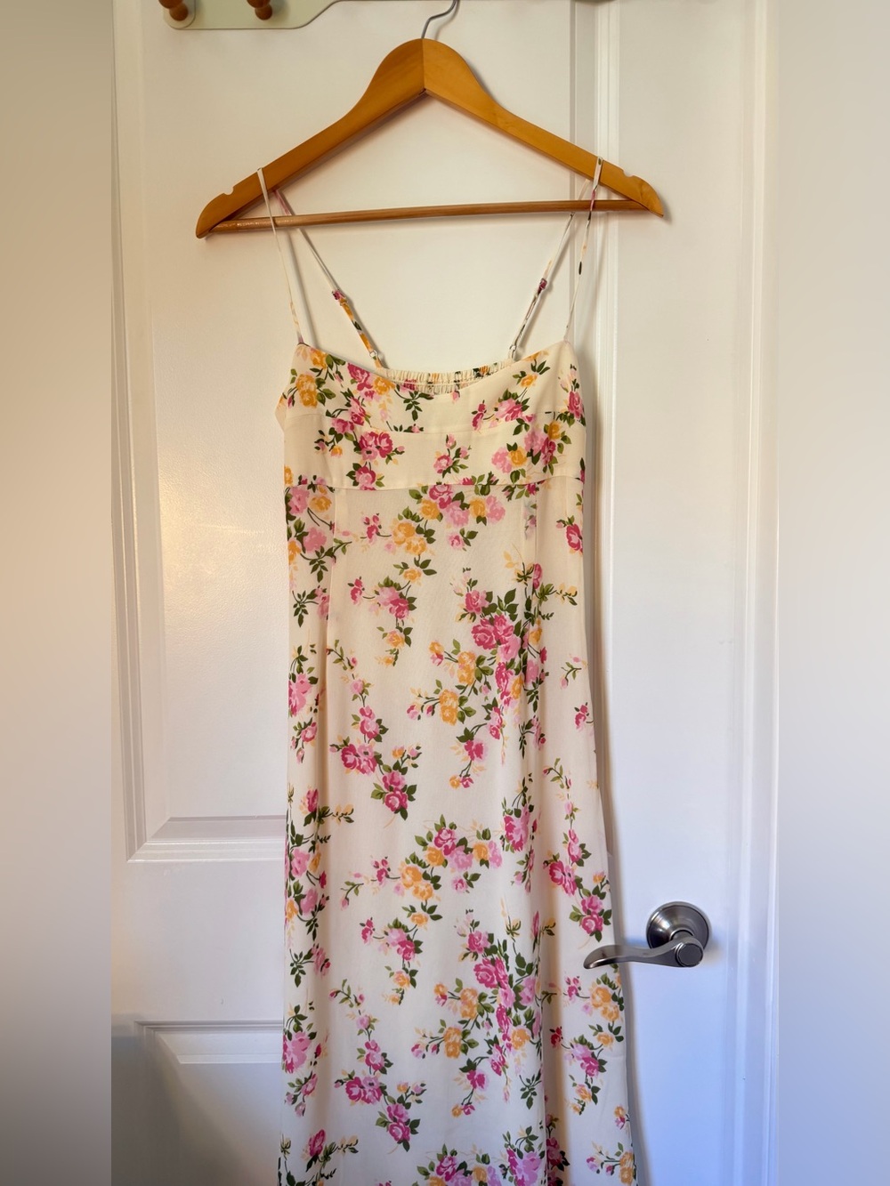 Reformation Milica Dress in Posy, NEW WITHOUT TAGS, NEVER WORN, NO FLAWS. - Picture 7 of 13